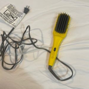Drybar brush crush. Used twice.